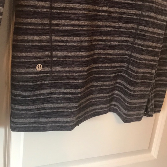 Long lululemon zip up hoodie - Picture 4 of 5